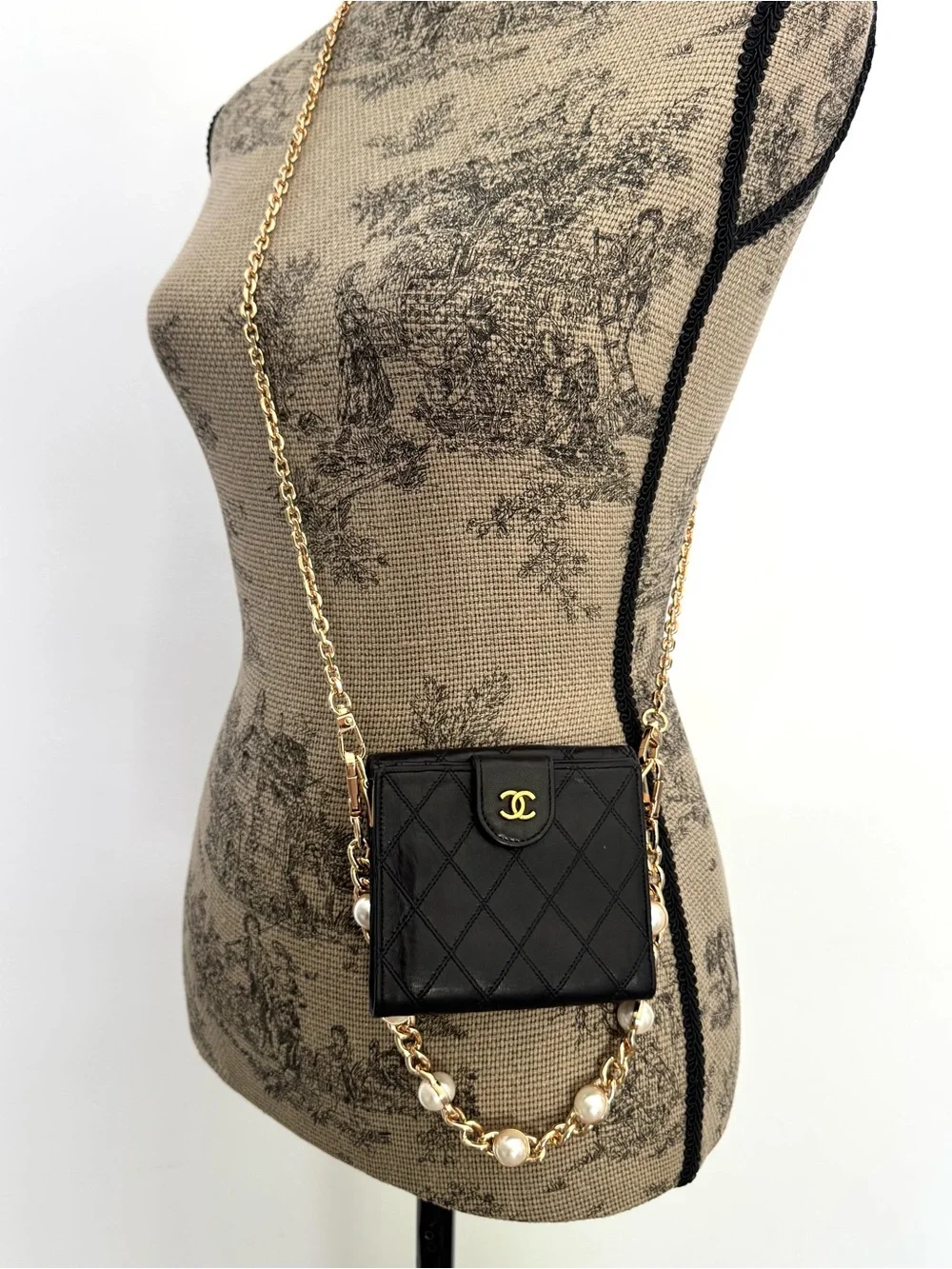 Authentic Vintage Chanel CC Wallet on Chain Black Quilted Leather Crossbody Bag - Picture 10 of 16